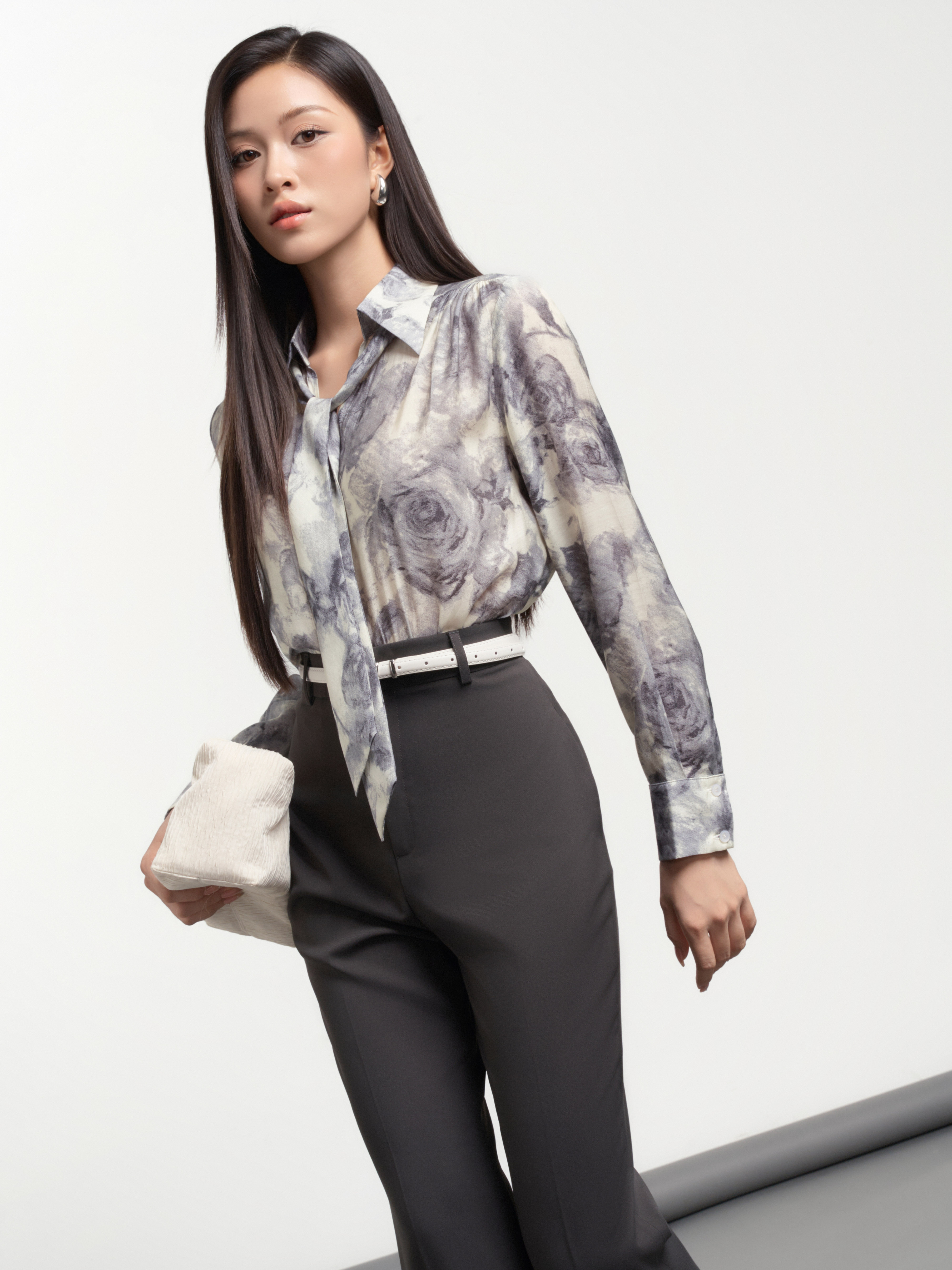 Áo tay dài cổ đức thắt nơ